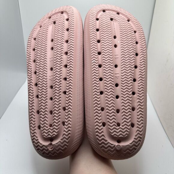 CUSHIONAIRE Women's cloud recovery slide sandals with +Comfort 11 BLUSH - Picture 5 of 7